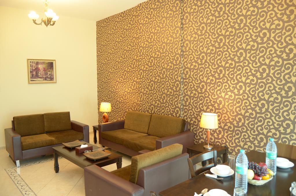Arcadia Hotel Suites 샤르자 외부 사진